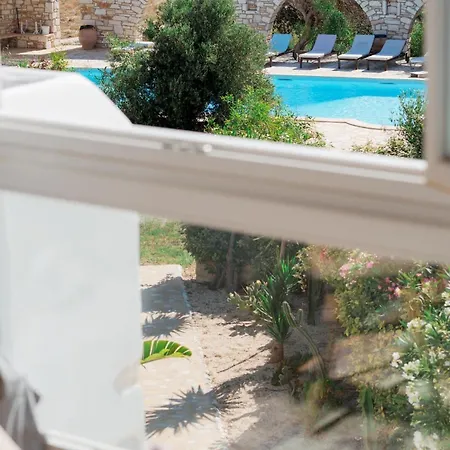 Chic With Pool, 5-min Walk To * Санта-Мария