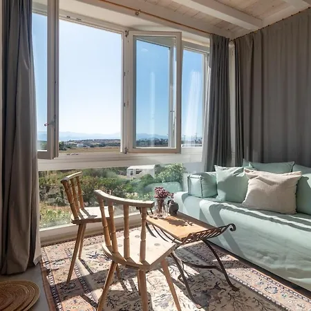 Апартаменты Chic With Pool, 5-min Walk To Санта-Мария