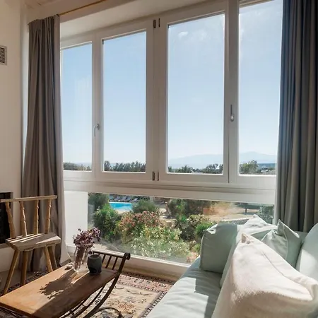 Апартаменты Chic With Pool, 5-min Walk To *