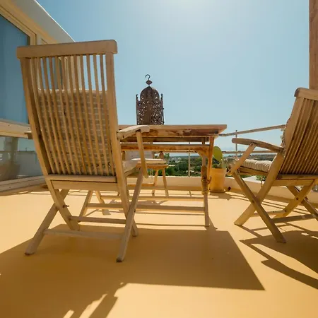 Chic With Pool, 5-min Walk To Санта-Мария